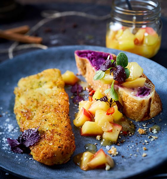 Filegro Müllerin Art mit Rotkohl-Strudel und Apfel-Chutney