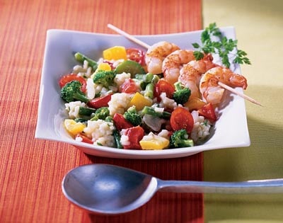 Gemüserisotto mit Garnelenspießen