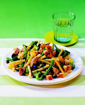 Nudel-Gemüse-Salat mit Thunfisch