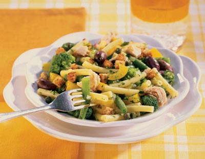 Nudelsalat mit Pesto Gemüse