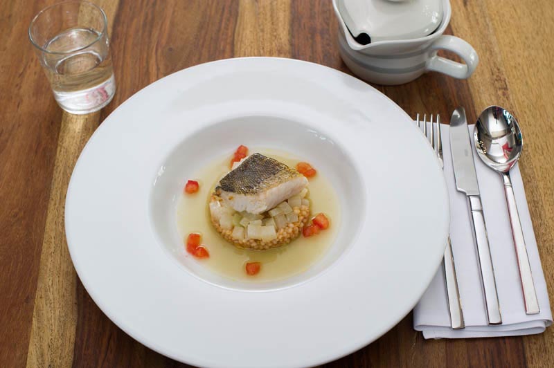 Havelzander auf Gerstenrisotto im Kohlrabisud