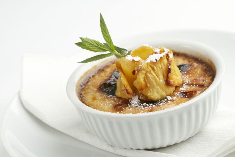 Marzipan-Brûlée mit Bratapfel