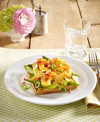 Spargeltoast mit Ananans und Garnelen
