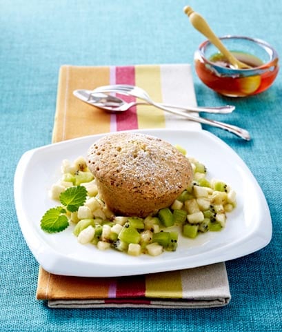 Mohnkuchen auf Banane und Kiwi