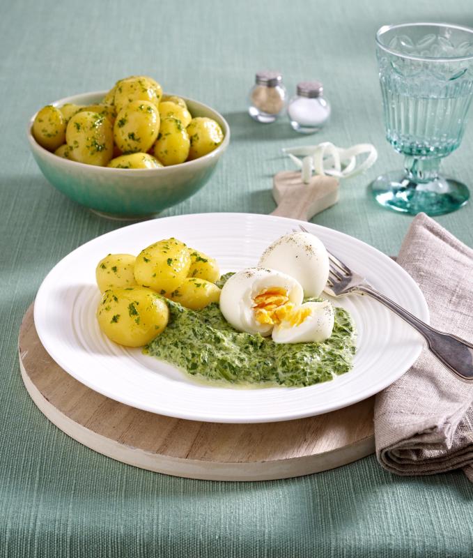 Senfeier mit Rahmspinat