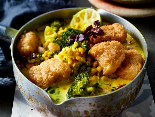 Brokkoli-Linsen-Curry mit Backfisch-Happen