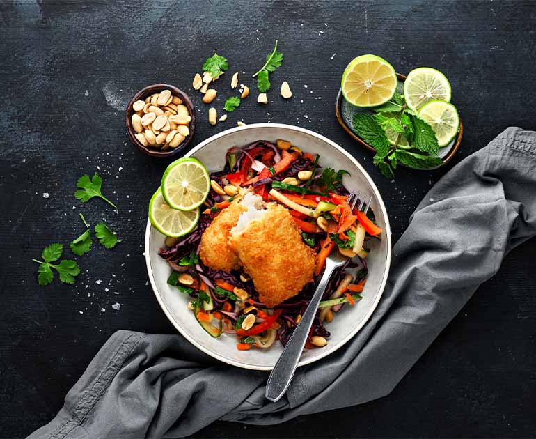 Backfisch mit Thai-Salat & Süß-Sauer-Dressing