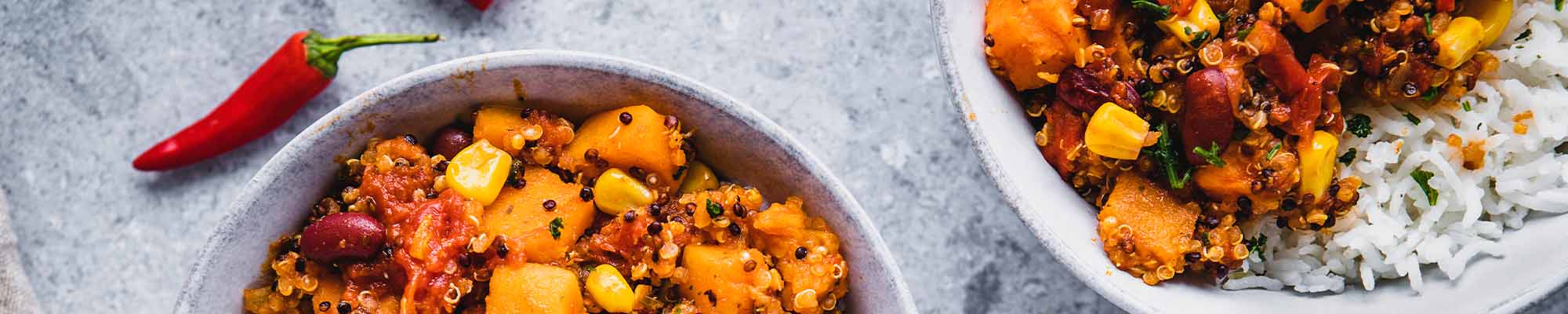 Chili sin Carne mit Quinoa, Kürbis & Süßkartoffeln in Limetten- Butter