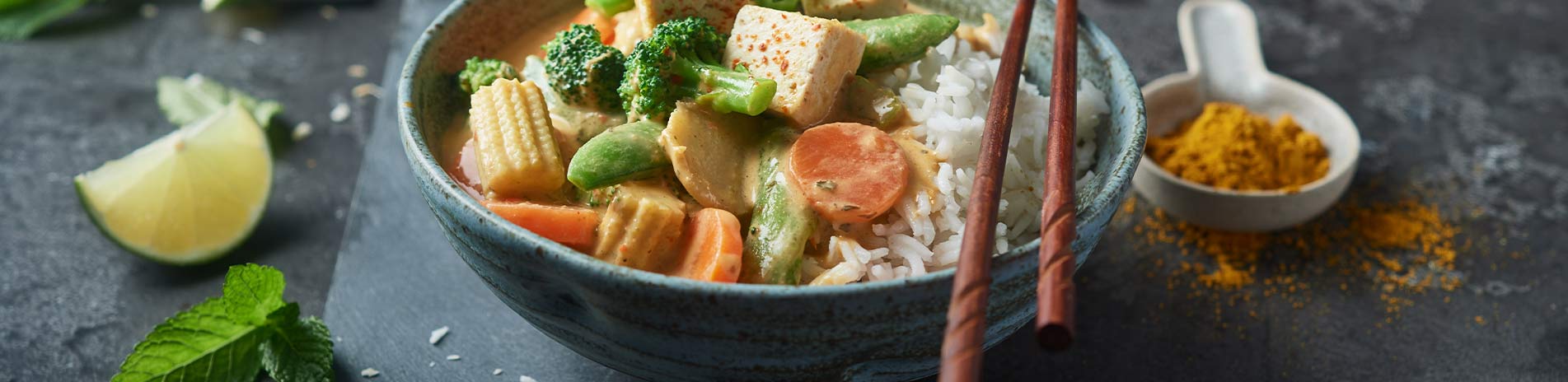 Gemüse-Curry mit Tofu und Basmatireis