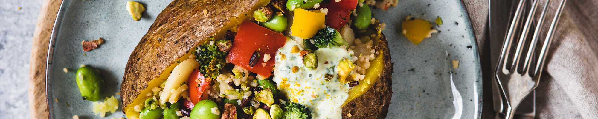 Kumpir mit Paprika-Couscous