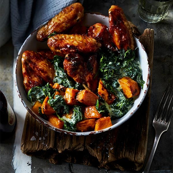 chicken wings mit gorgonzola-blattspinat