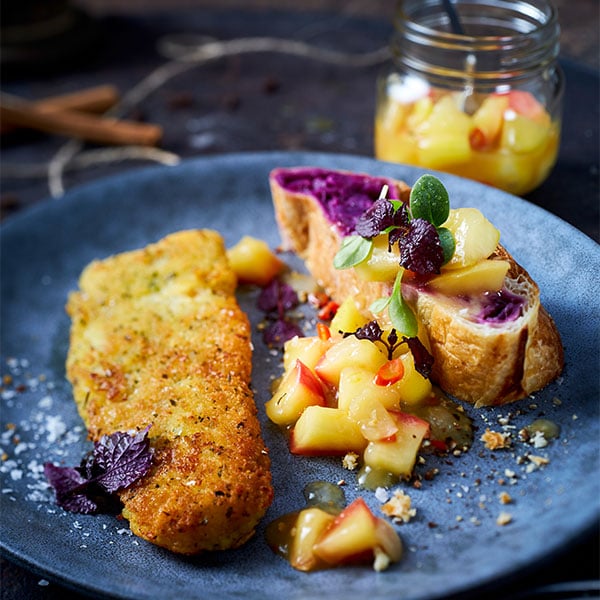 Filegro Müllerin Art mit Rotkohl-Strudel und Apfel-Chutney