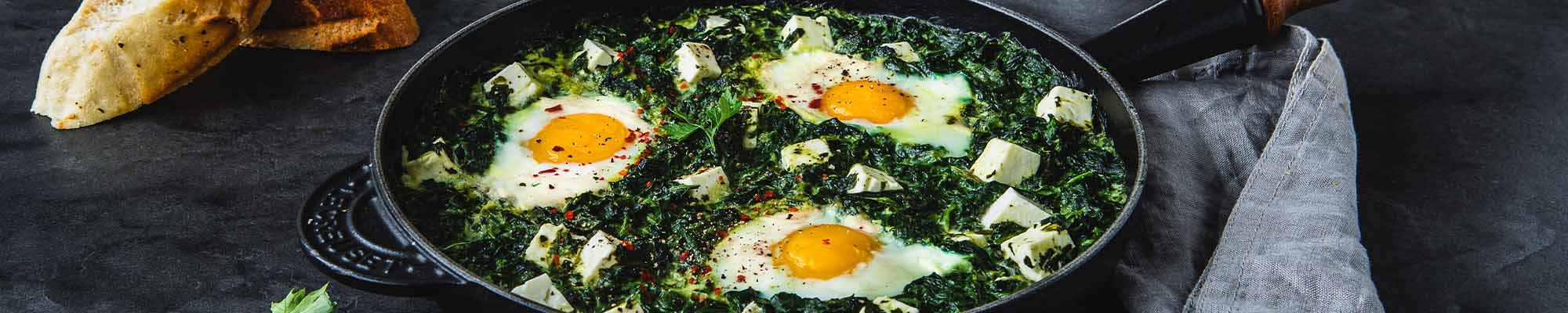 Grüne Spinat-Shakshuka