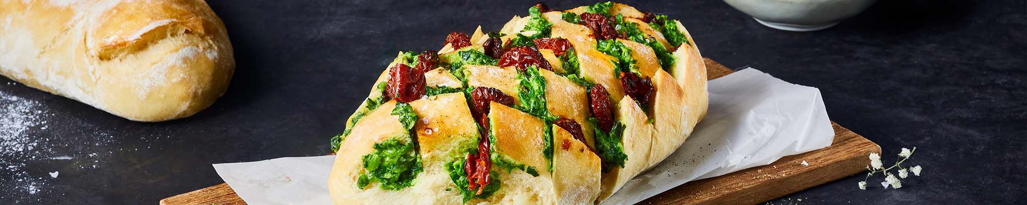 Mediterranes Spinat-Zupfbrot