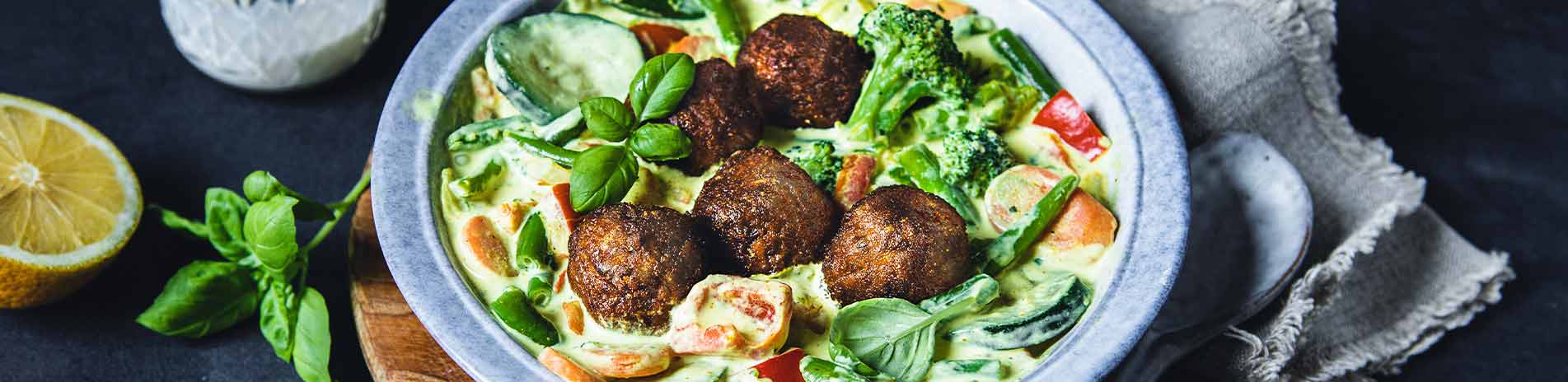 Hackbällchen-Gemüsecurry