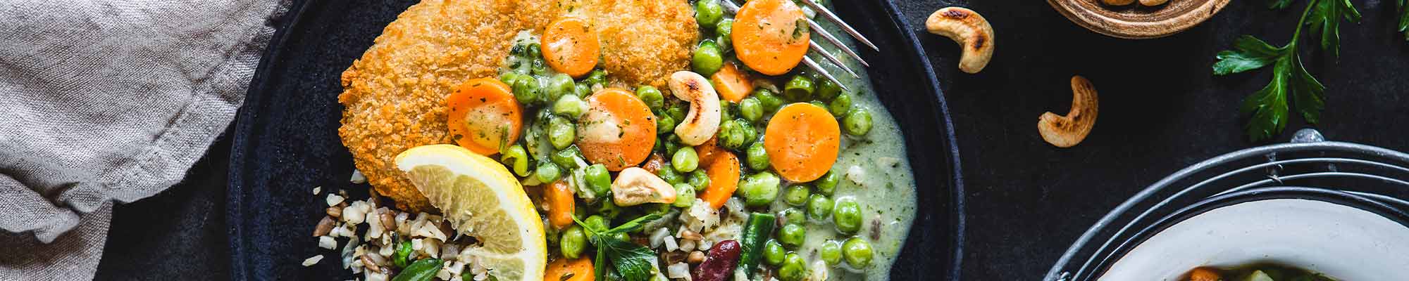 Vegane Schnitzel mit Kokos Rahmgemüse & Blumenkohlreis
